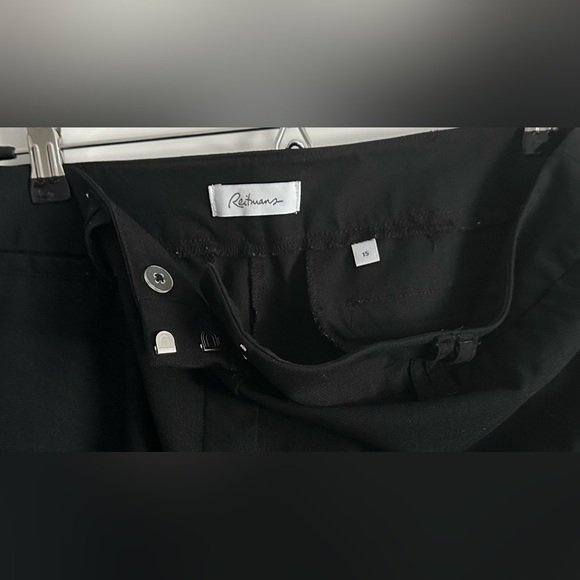 Reitmans Women’s Crops- Size 15 - Picture 3 of 7